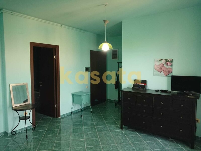 Cosmopolis, garsoniera de vanzare, 40 mp, etaj 3/3.